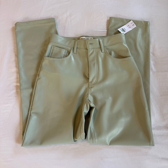 NWT Abercrombie & Fitch Vegan Leather Pants - Picture 2 of 3